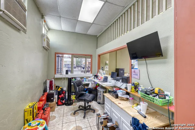 128 W Main St Uvalde, TX 78801