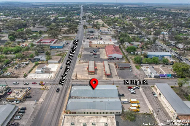 128 W Main St Uvalde, TX 78801