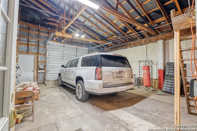 128 W Main St Uvalde, TX 78801