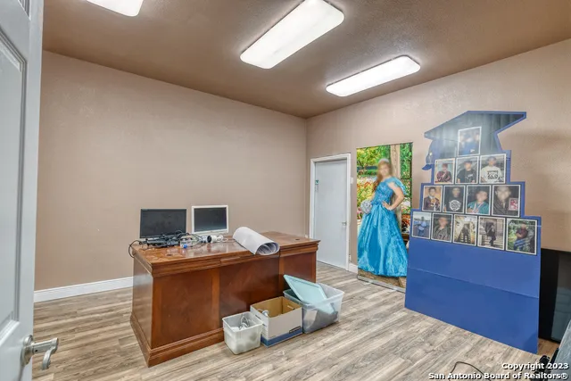 128 W Main St Uvalde, TX 78801