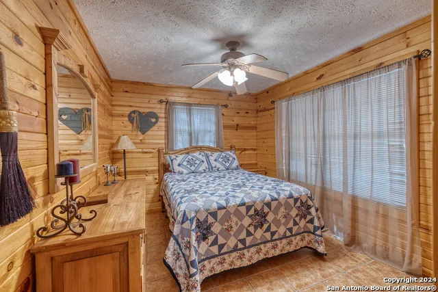 65 COMMANCHE CREEK RD Concan, TX 78838