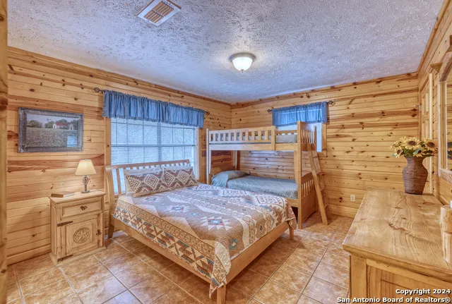 65 COMMANCHE CREEK RD Concan, TX 78838