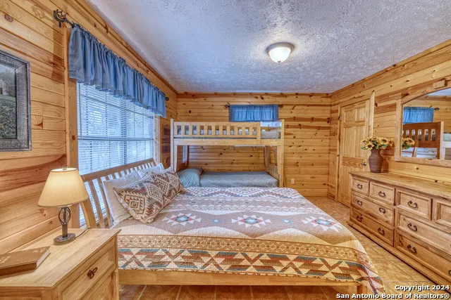 65 COMMANCHE CREEK RD Concan, TX 78838
