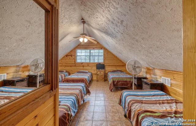65 COMMANCHE CREEK RD Concan, TX 78838