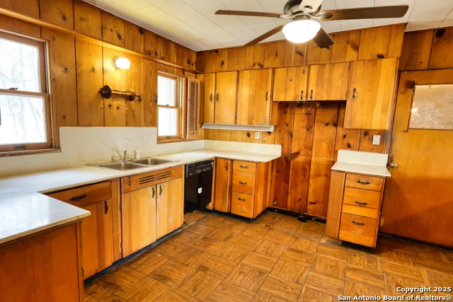 728 Getty St. Uvalde, TX 78801