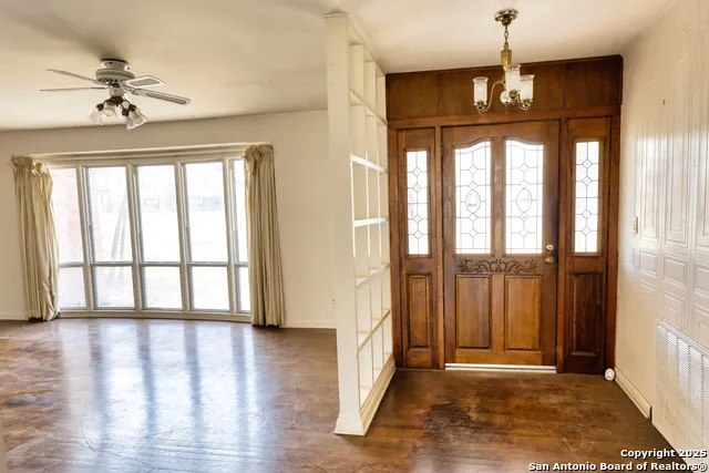 728 Getty St. Uvalde, TX 78801