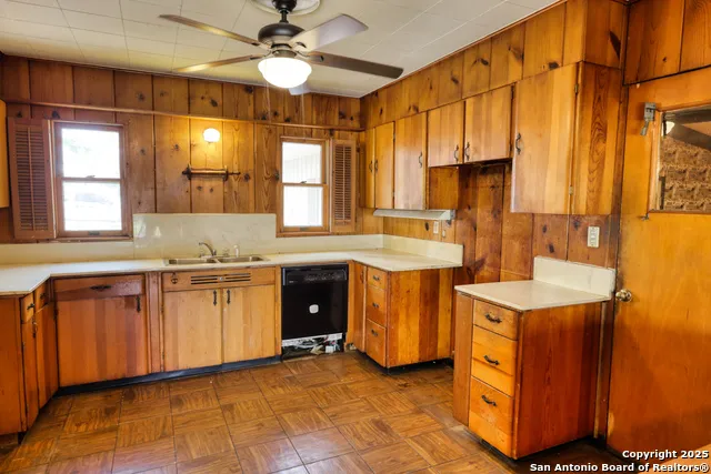 728 Getty St. Uvalde, TX 78801