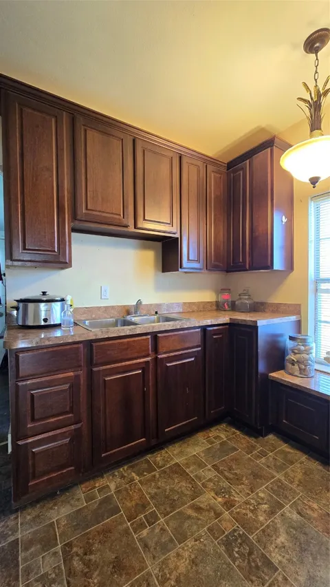 204 W Crossmain