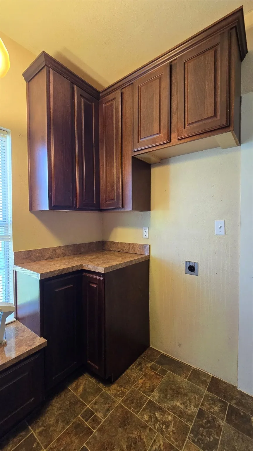 204 W Crossmain Milford, TX 76670