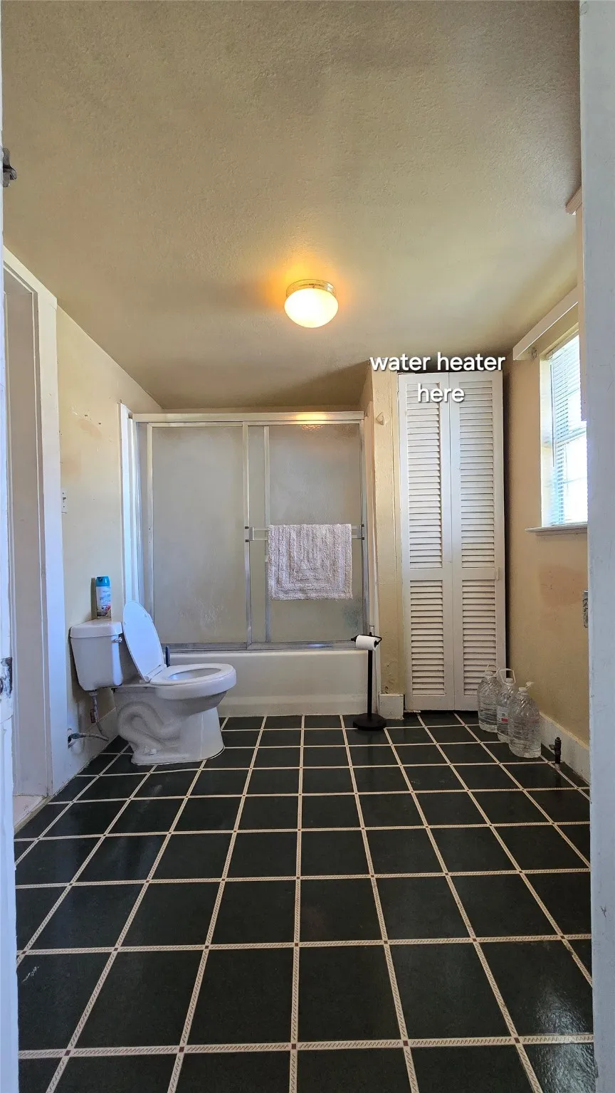 204 W Crossmain Milford, TX 76670