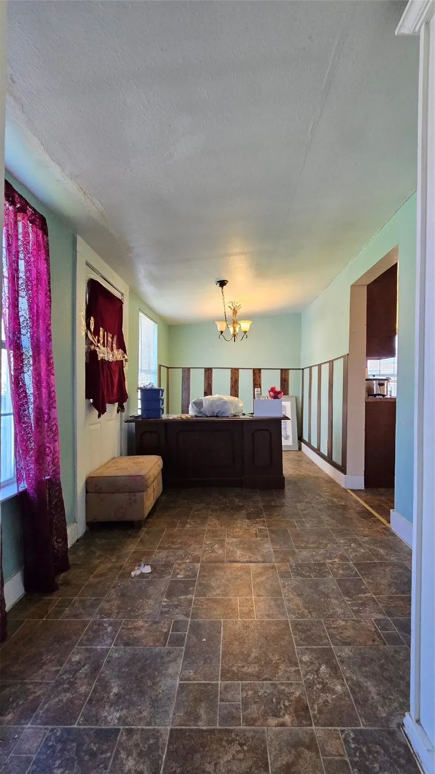 204 W Crossmain Milford, TX 76670