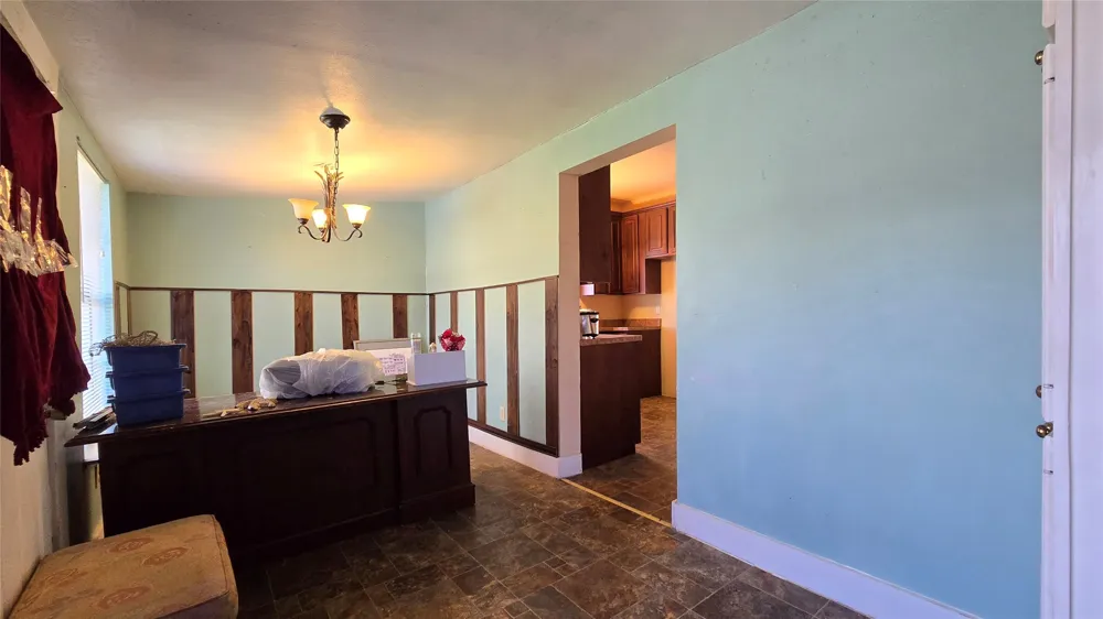 204 W Crossmain Milford, TX 76670