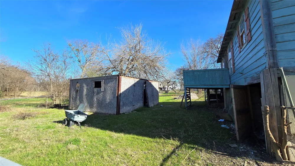 204 W Crossmain Milford, TX 76670