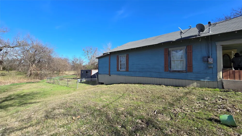 204 W Crossmain Milford, TX 76670