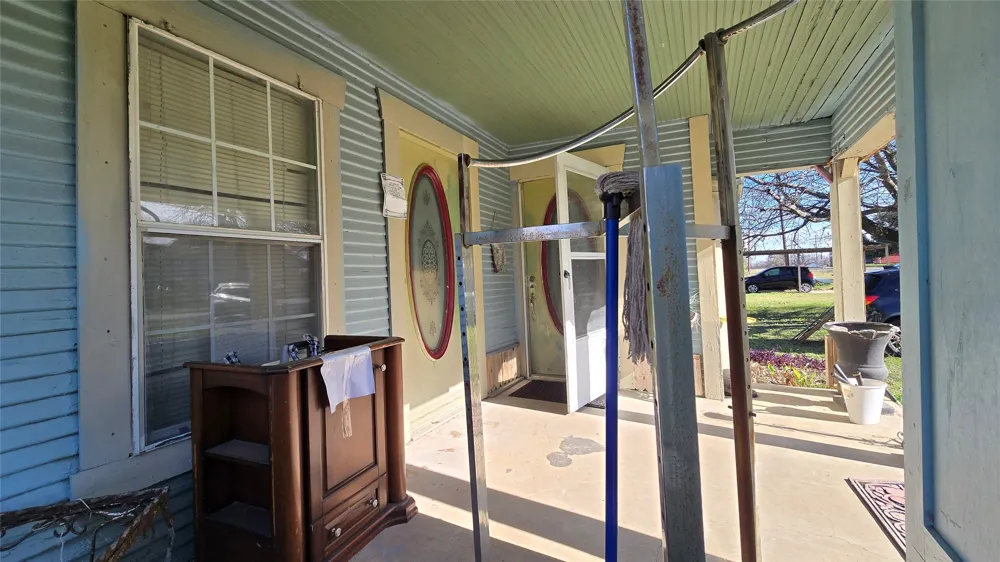204 W Crossmain Milford, TX 76670