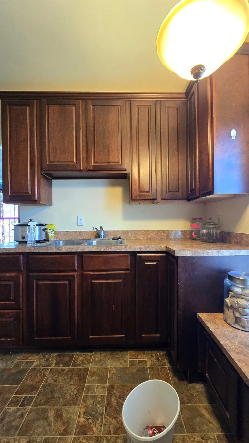 204 W Crossmain Milford, TX 76670