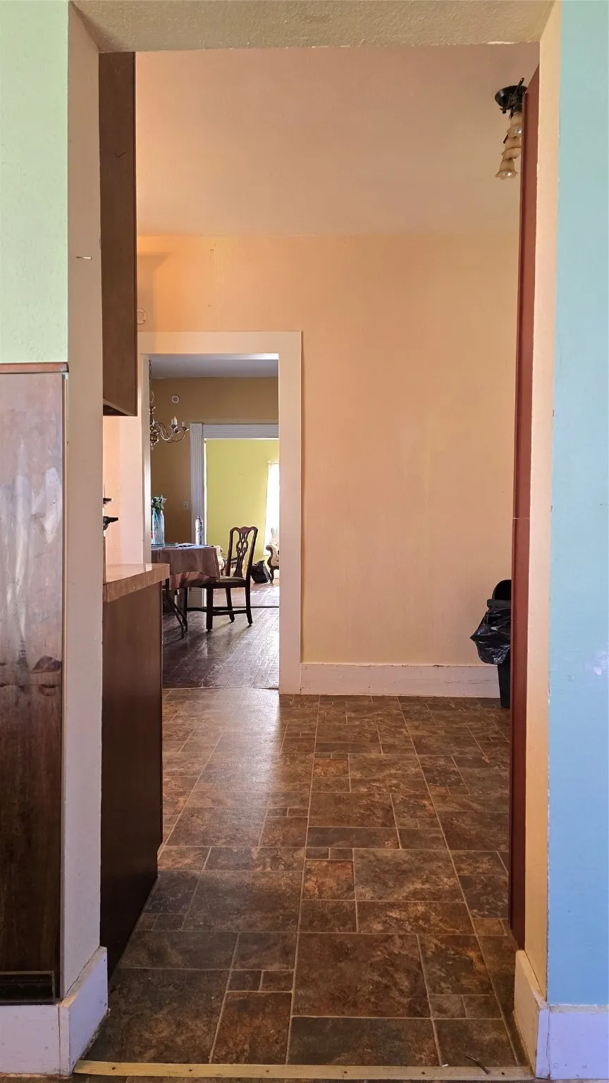 204 W Crossmain Milford, TX 76670