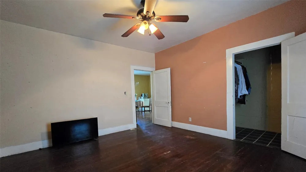 204 W Crossmain Milford, TX 76670