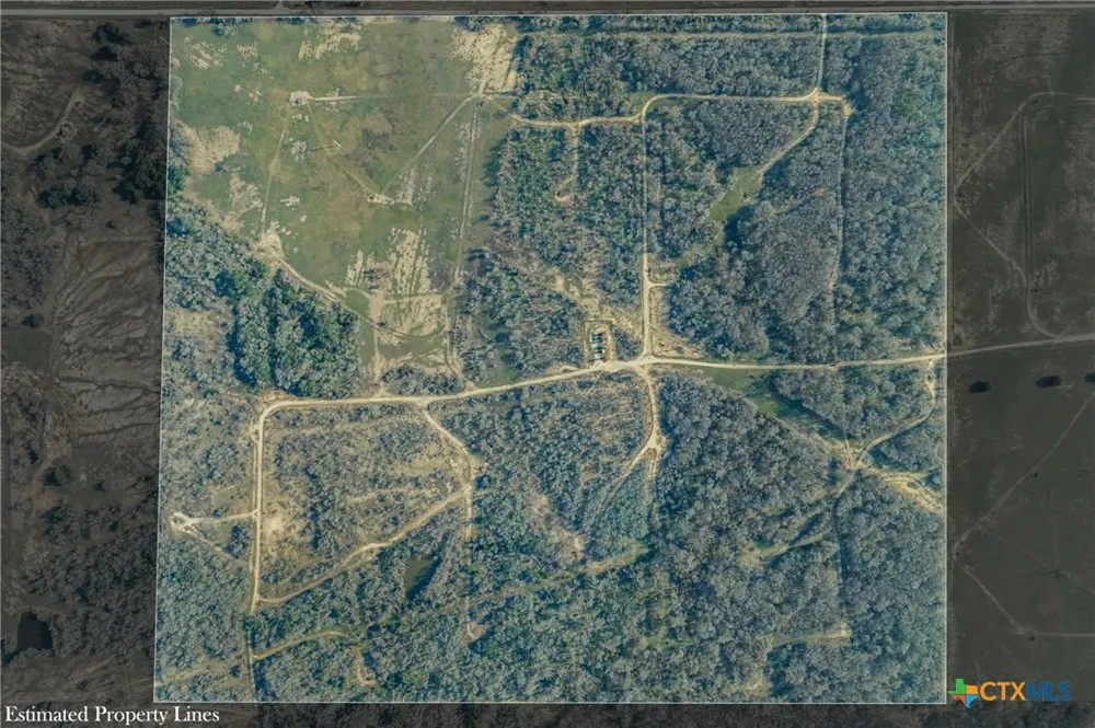 1144 Treetop Lane Luling, TX 78648