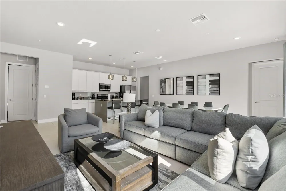 7760 SANDY RIDGE DRIVE #102 Reunion, FL 34747