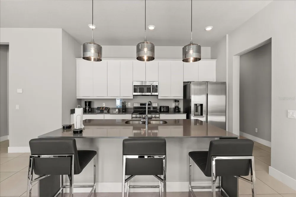 7760 SANDY RIDGE DRIVE #102 Reunion, FL 34747