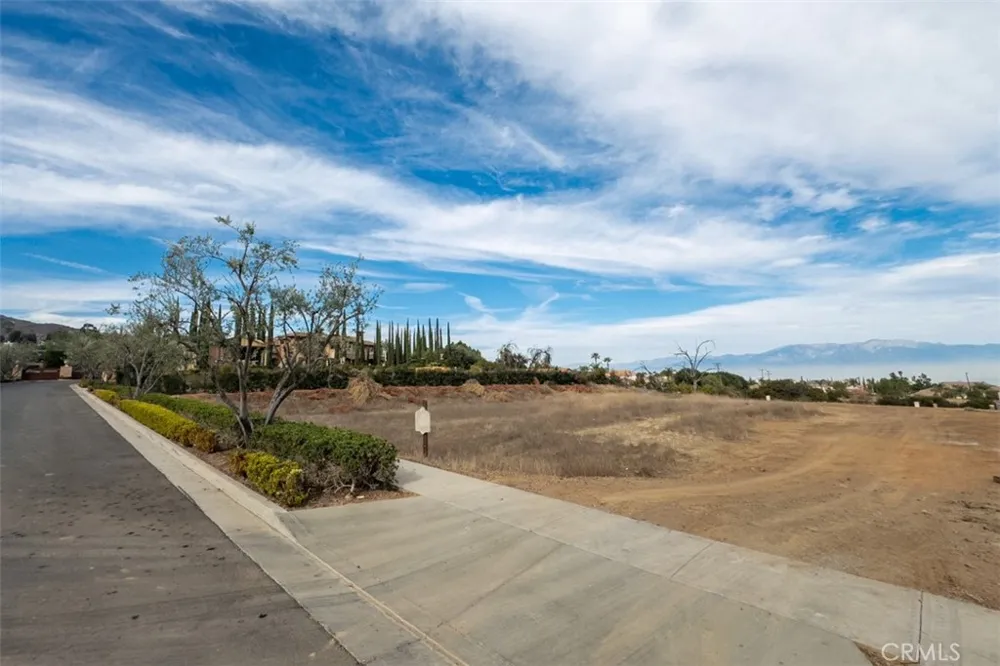 1127 Casper Circle Corona, CA 92881