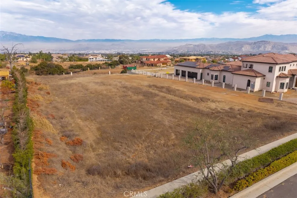 1127 Casper Circle Corona, CA 92881