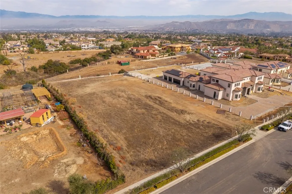 1127 Casper Circle Corona, CA 92881