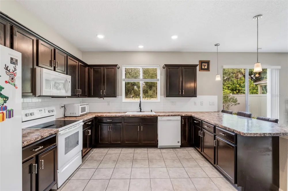 7710 SUNSHINE BRIDGE AVE Gibsonton, FL 33534