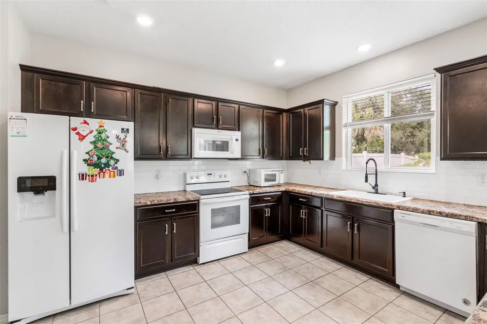 7710 SUNSHINE BRIDGE AVE Gibsonton, FL 33534