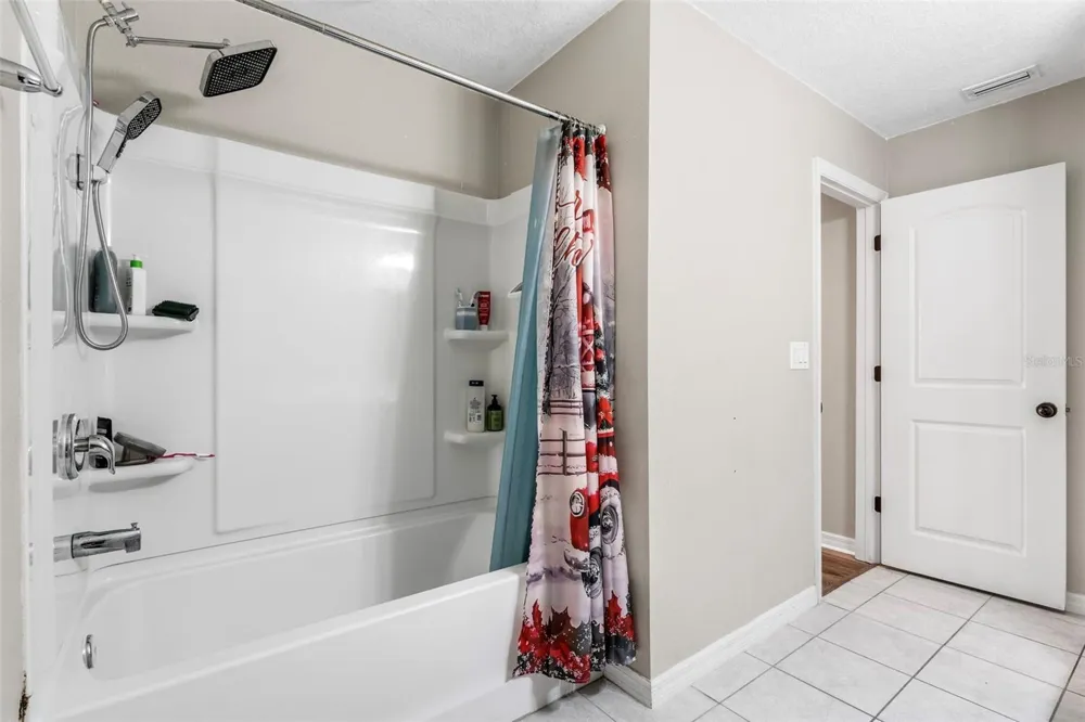 7710 SUNSHINE BRIDGE AVE Gibsonton, FL 33534