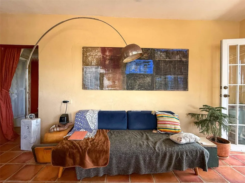 213 CALLE IGLESIAS Vieques, PR 00765