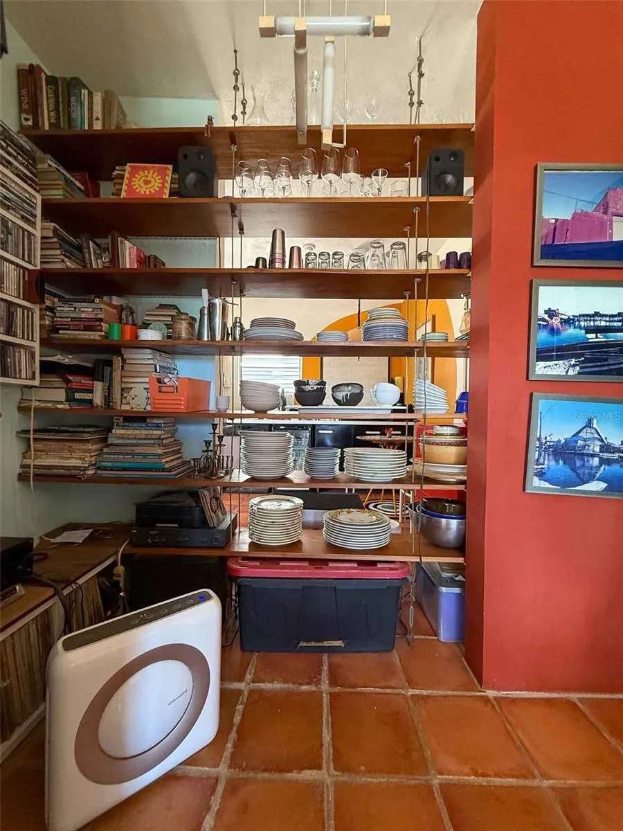 213 CALLE IGLESIAS Vieques, PR 00765