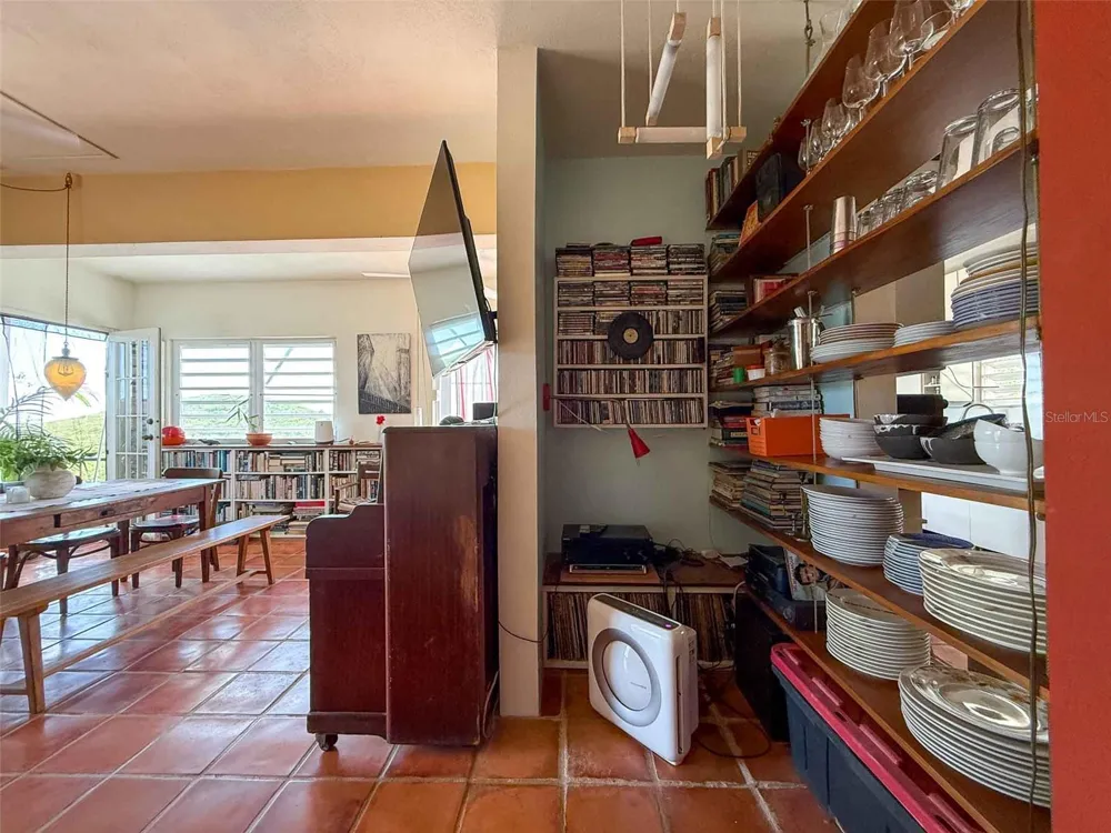 213 CALLE IGLESIAS Vieques, PR 00765