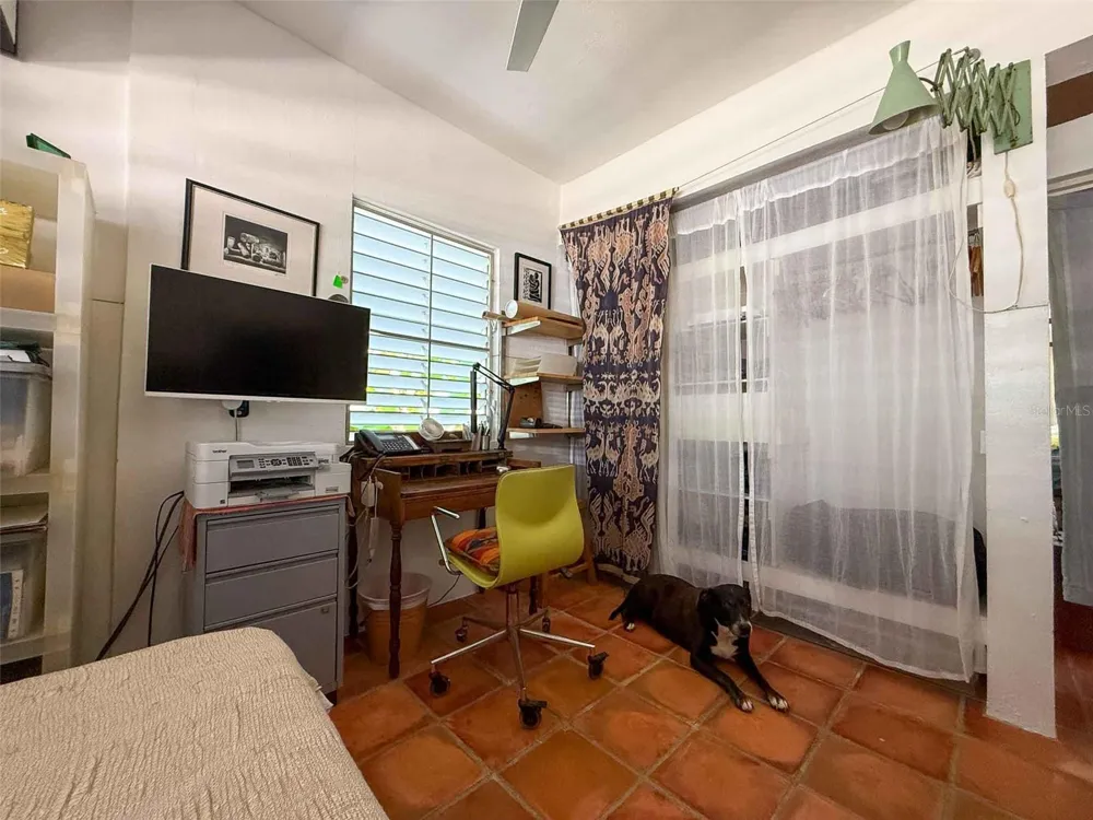213 CALLE IGLESIAS Vieques, PR 00765
