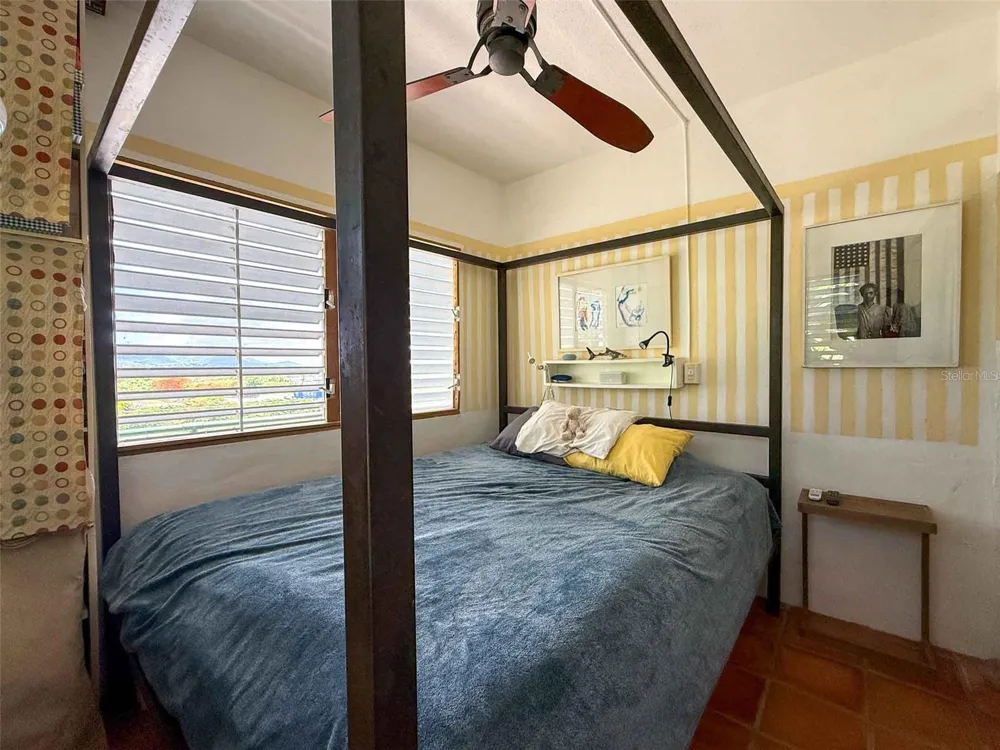 213 CALLE IGLESIAS Vieques, PR 00765