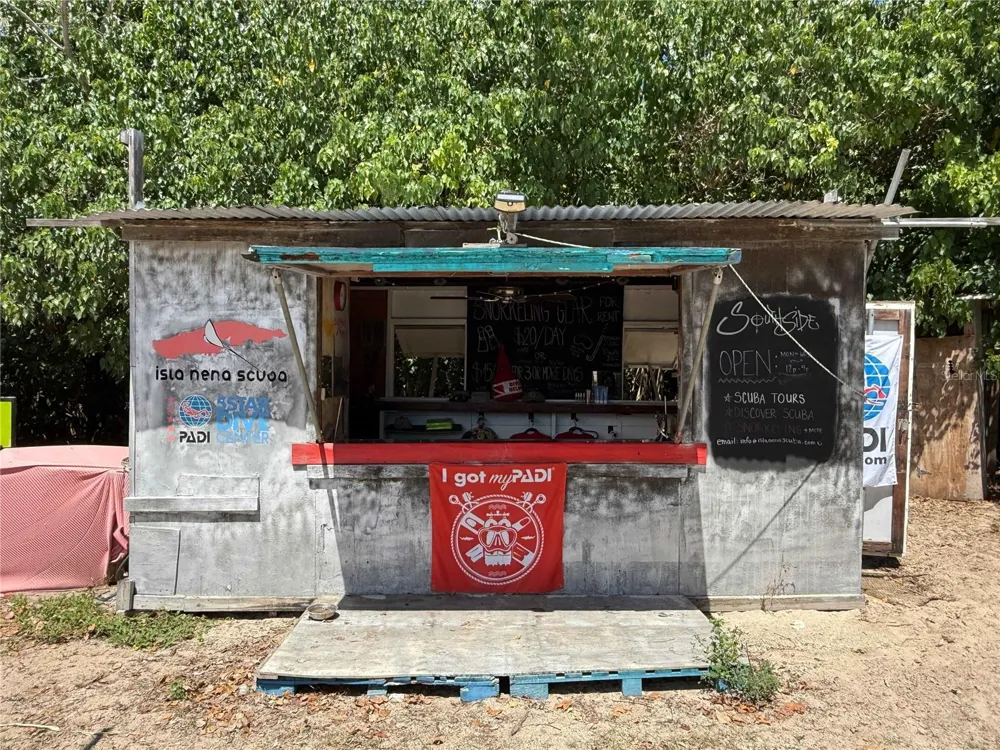213 CALLE IGLESIAS Vieques, PR 00765
