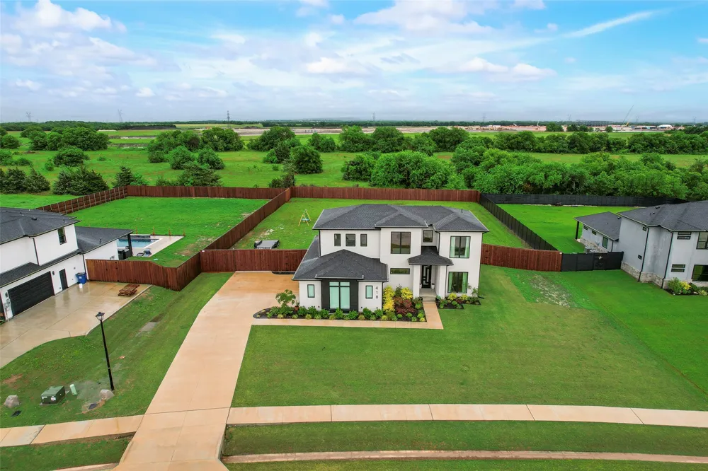 418 Whispering Way Red Oak, TX 75154