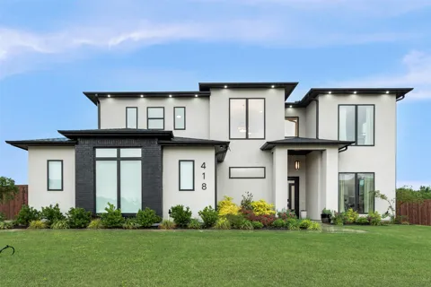 418 Whispering Way