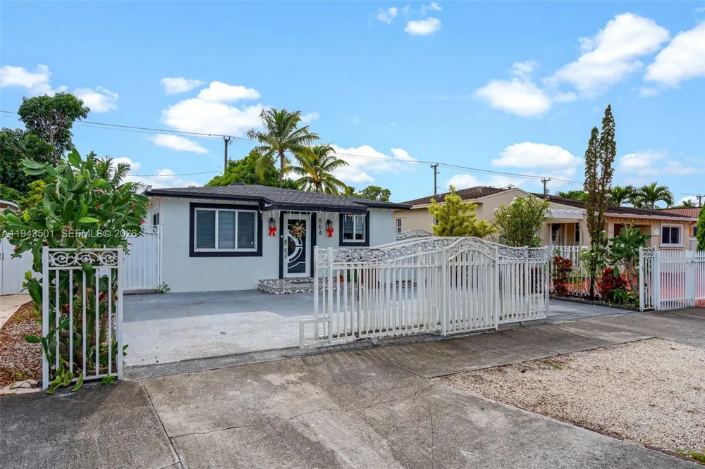 864 E 29th St Hialeah, FL 33013