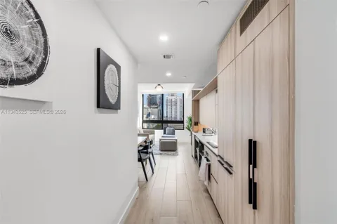 225 N Miami Ave #1005