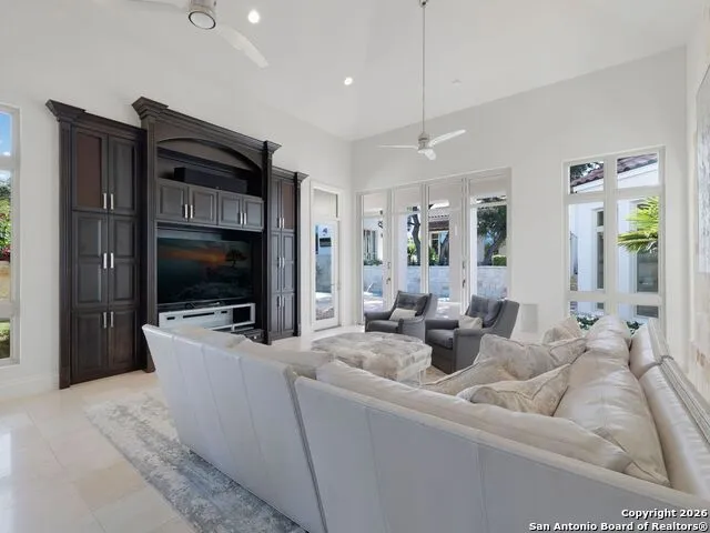 14 Duxbury Park San Antonio, TX 78257