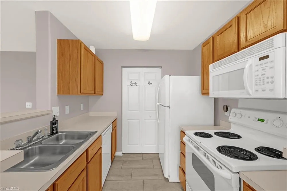 2204 Mcconnell Drive Kernersville, NC 27284