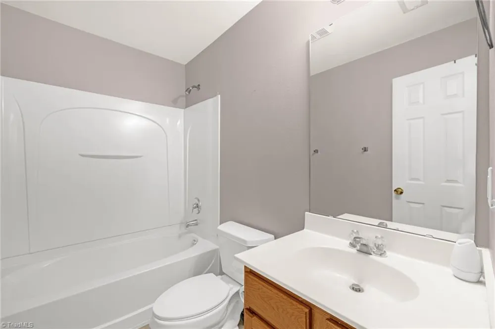 2204 Mcconnell Drive Kernersville, NC 27284