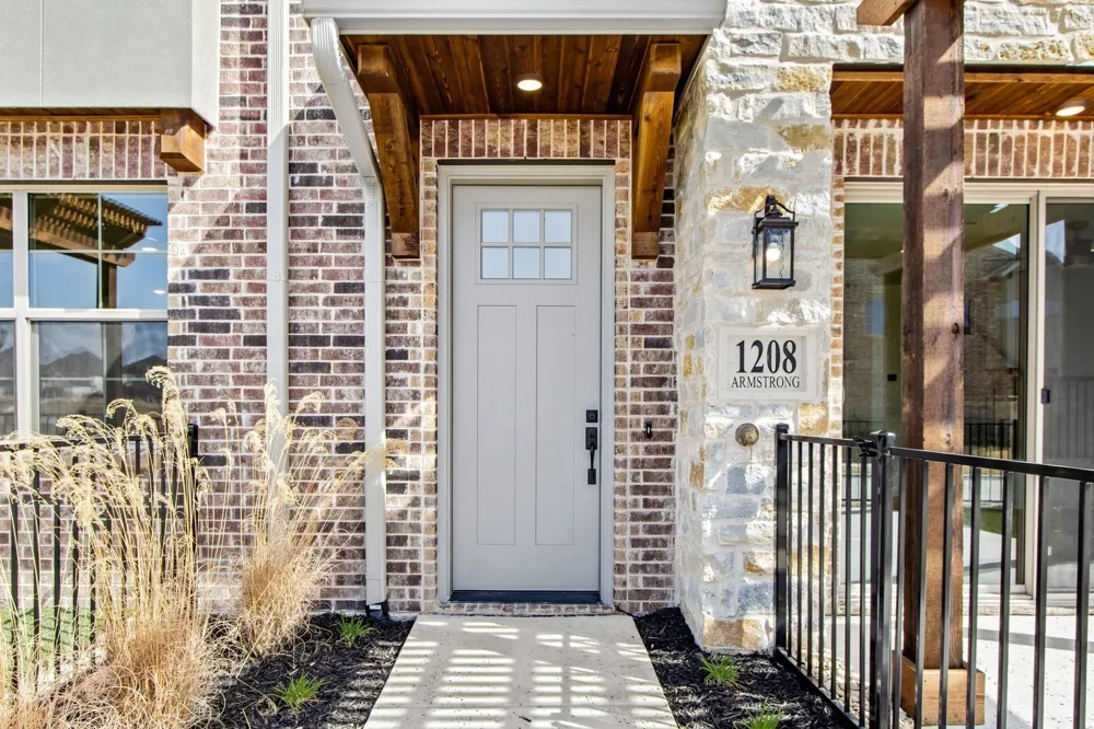 1208 Armstrong The Colony, TX 75056