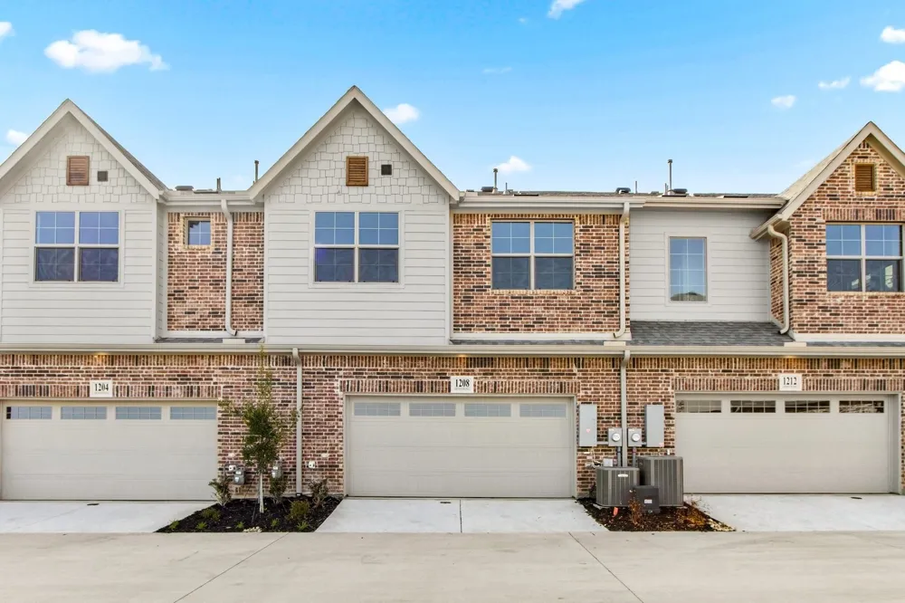 1208 Armstrong The Colony, TX 75056