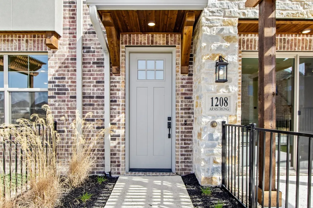 1208 Armstrong The Colony, TX 75056