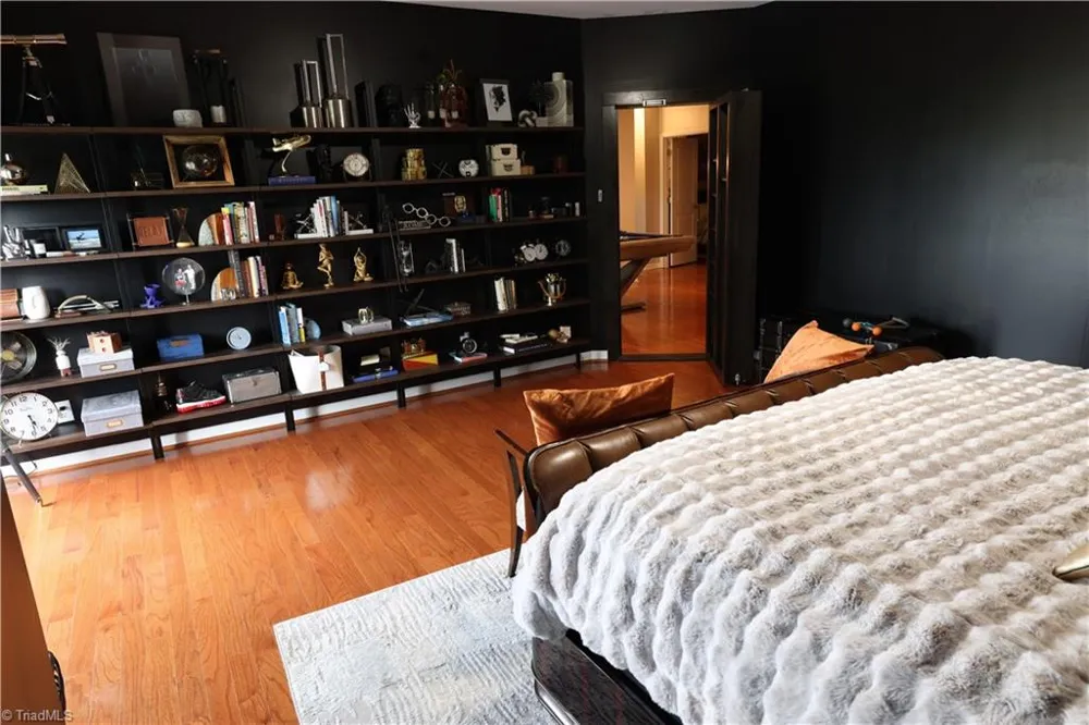 605 W market Street W #408 Greensboro, NC 27401