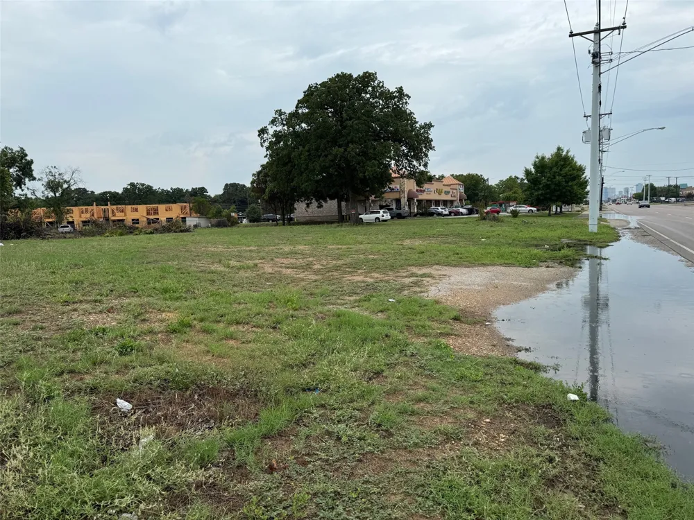 4308 E Belknap Street Haltom City, TX 76117