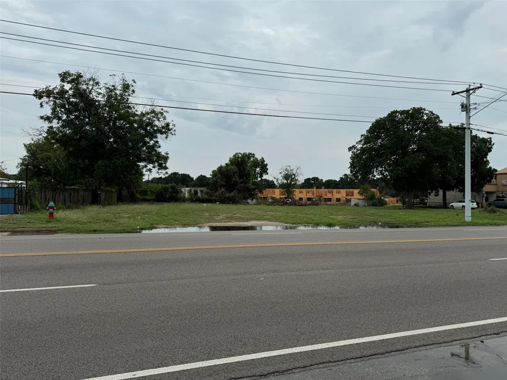 4308 E Belknap Street Haltom City, TX 76117